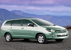 7 seater toyota innova car